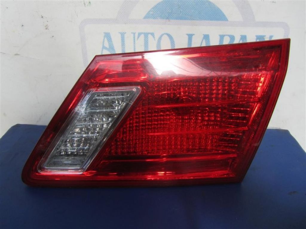 81581-33150 | Фонарь внутренний задн. прав. LEXUS ES350 06-12