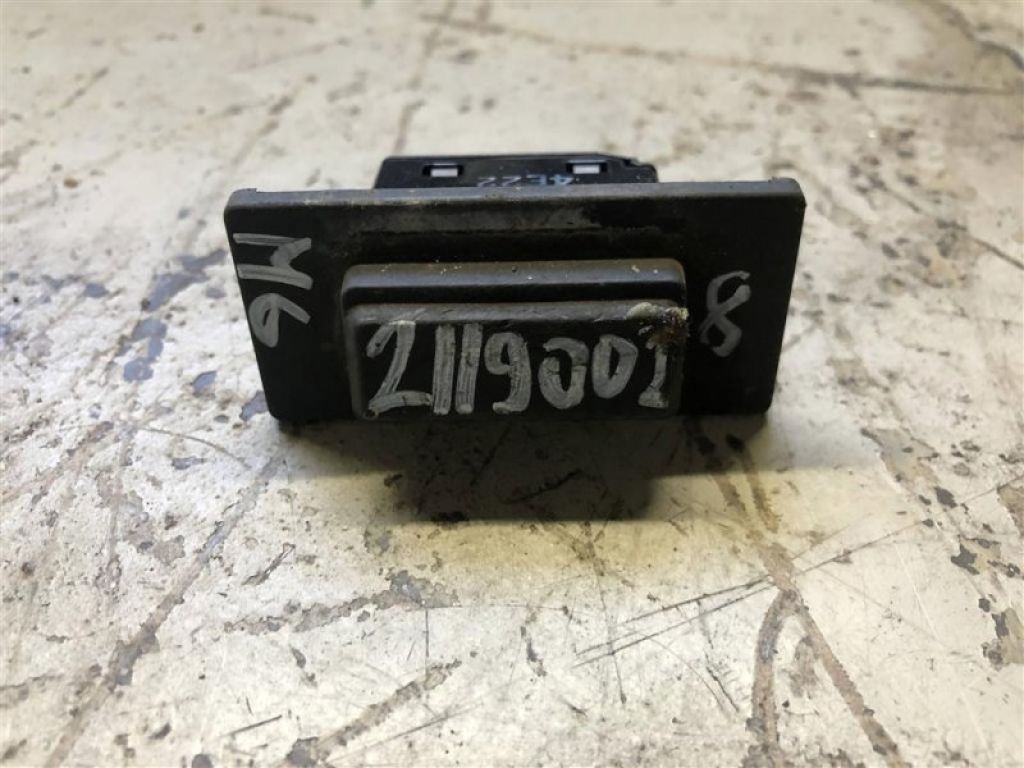 GHK1-56-8D0 | Кнопка открывания багажника наружная MAZDA 6 GJ 12-