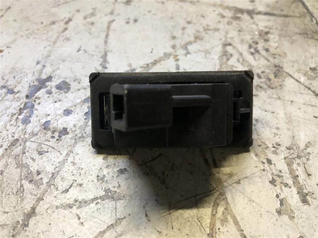 GHK1-56-8D0 | Кнопка открывания багажника наружная MAZDA 6 GJ 12- - Фото 2