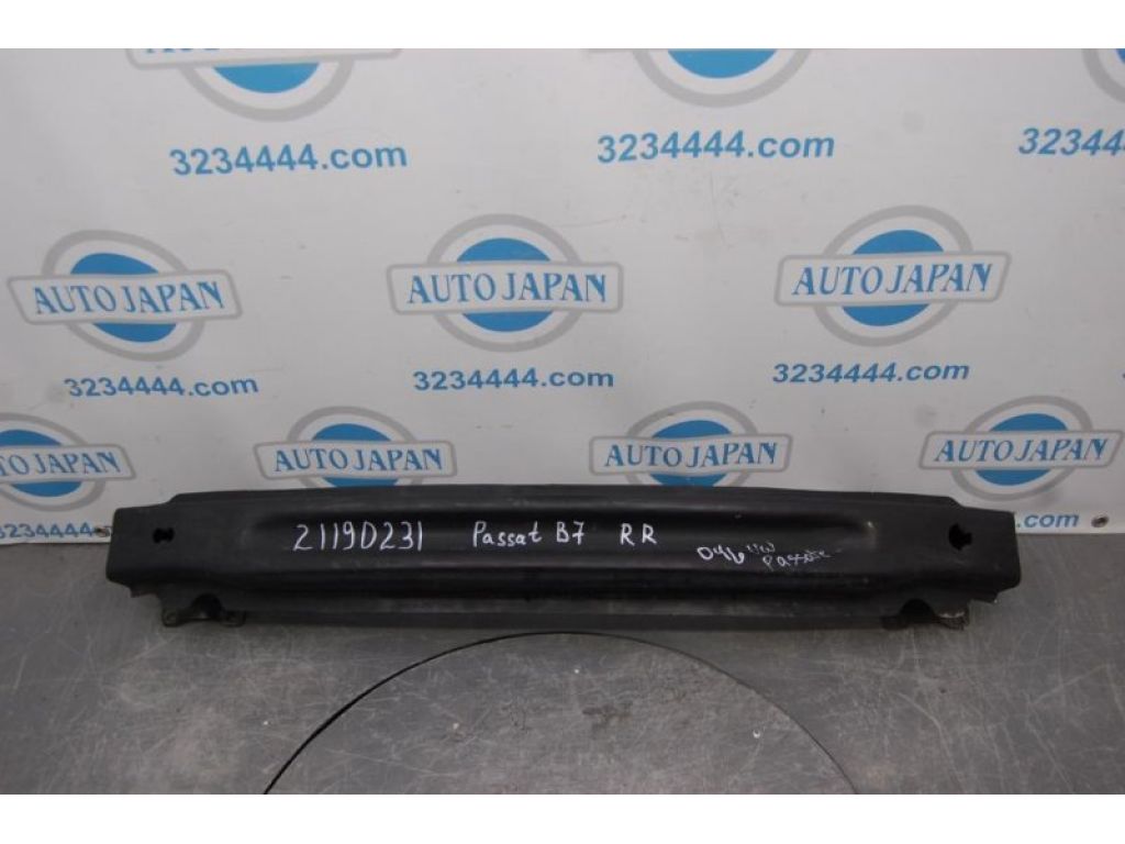 561 807 305 | Усилитель заднего бампера VOLKSWAGEN PASSAT B7 11-15