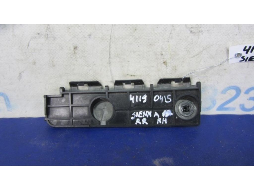 52157-08010 | Кронштейн заднего бампера прав. TOYOTA SIENNA 11-16