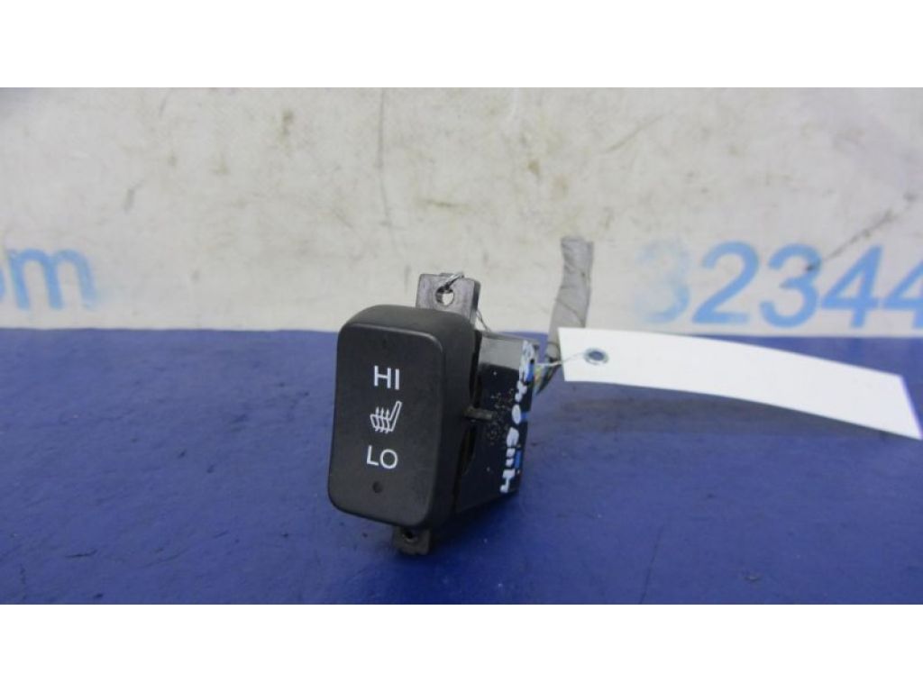 35650-T2A-A01 | Кнопка обігріву сидінь лів. HONDA ACCORD COUPE CT 12-