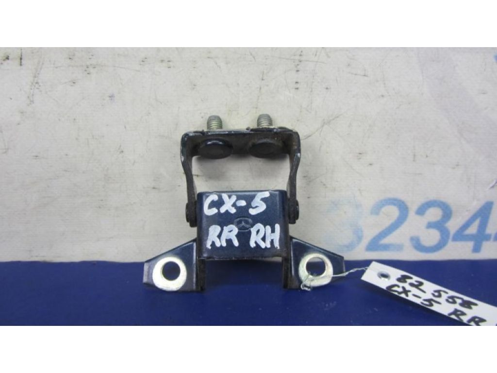 C513-62-210A | Петля крышки багажника прав. MAZDA CX-5 (KE) 11-17