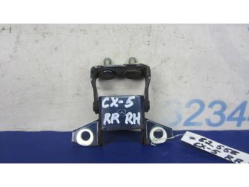Петля крышки багажника прав. MAZDA CX-5 (KE) 11-17