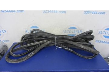 Уплотнитель двери MAZDA CX-5 (KE) 11-17