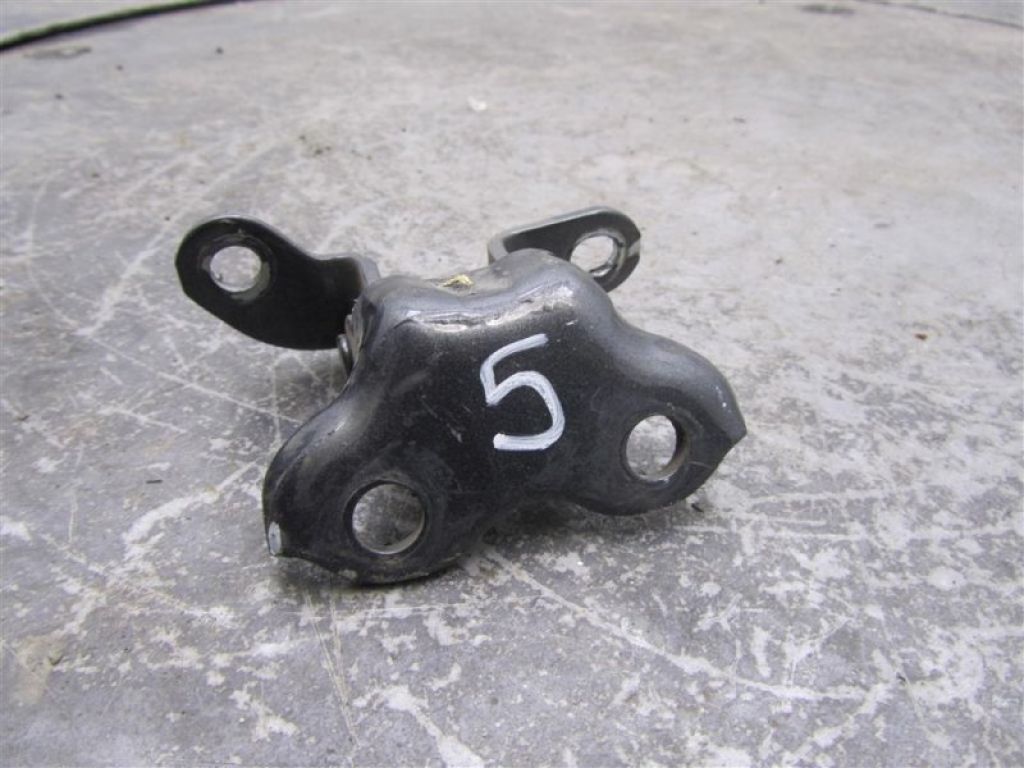 68750-06010 | Петля двері верхня задн. прав. TOYOTA CAMRY 50 12-15 - Фото 2