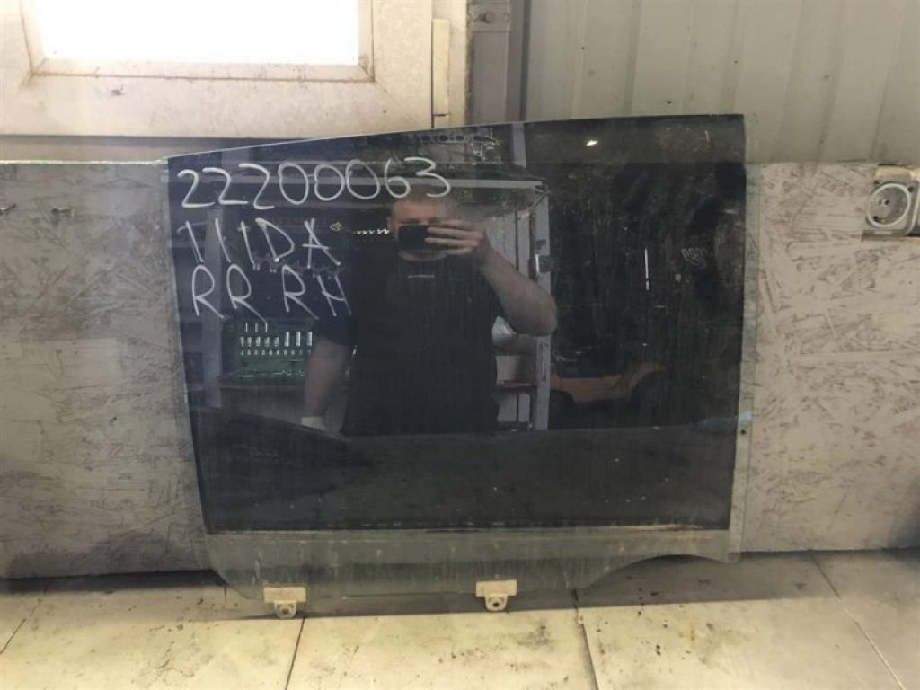 82300-EL000 | Скло дверей задн. прав. NISSAN TIIDA/VERSA C11 04-11