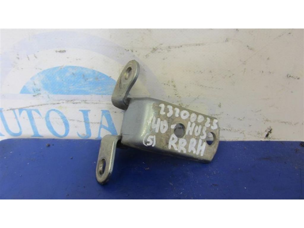 68770-02050 | Петля двері нижня задн. прав. TOYOTA CAMRY 40 06-11