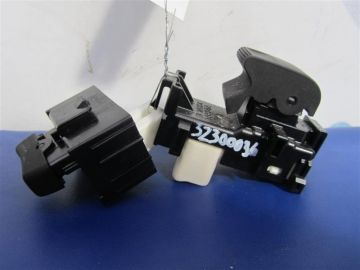 Кнопка стеклоподъемника передн. TOYOTA CAMRY 50 12-15