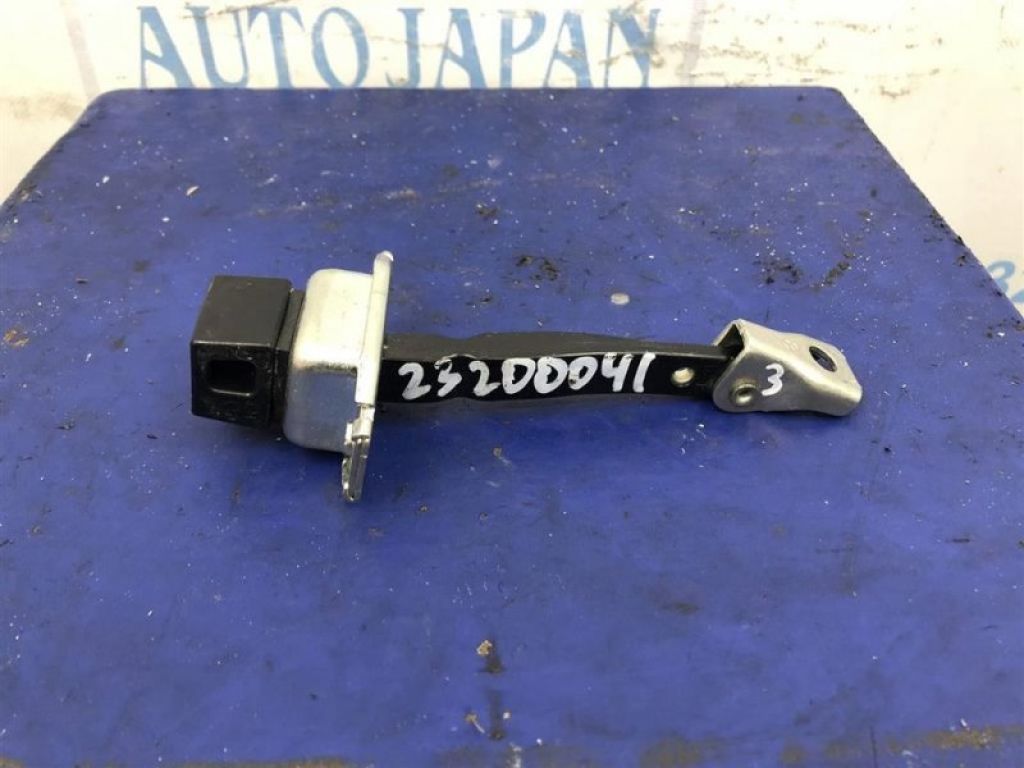 5702A040 | Ограничитель двери передн. прав. MITSUBISHI OUTLANDER XL 05-13