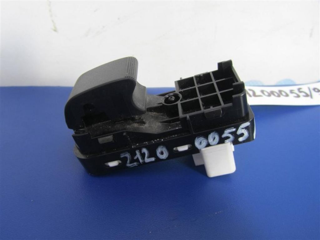 BBM2-66-370 | Кнопка стеклоподъемника передн. прав. MAZDA 3 BL 09-13