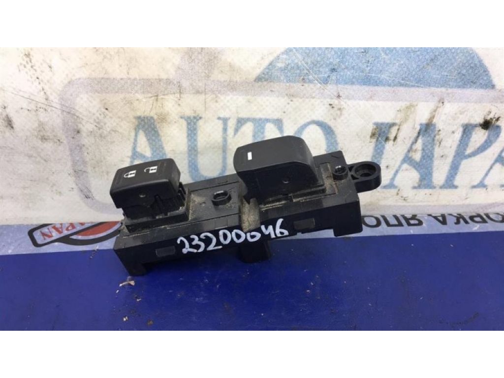 37995-57L00 | Кнопка склопідіймача передн. прав. SUZUKI KIZASHI 09-14