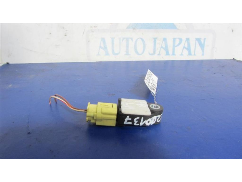 89174-09060 | Датчик удару передн. прав. TOYOTA AVENSIS 03-08
