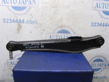 Рычаг задней подвески поперечный нижний лев. MITSUBISHI LANCER X 10 15-17