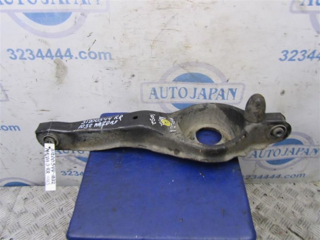 BBM2-28-300D | Важіль задньої підвіски нижній поперечний прав. MAZDA 3 BL 09-13