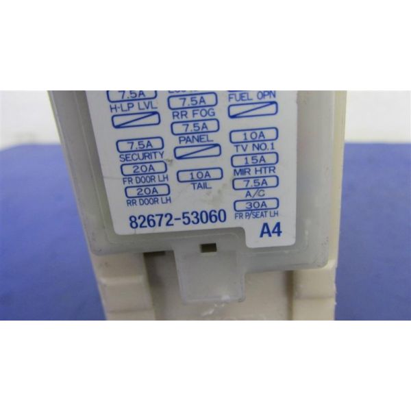 Блок запобіжників салон LEXUS IS250/350 13-20 82672-63060 — 4