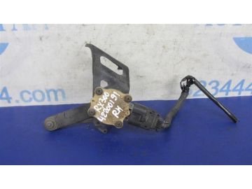 Датчик положения кузова задн. прав. LEXUS RX300 98-03