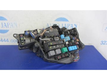 Блок предохранителей моторный отсек LEXUS GS350 GS300 05-11