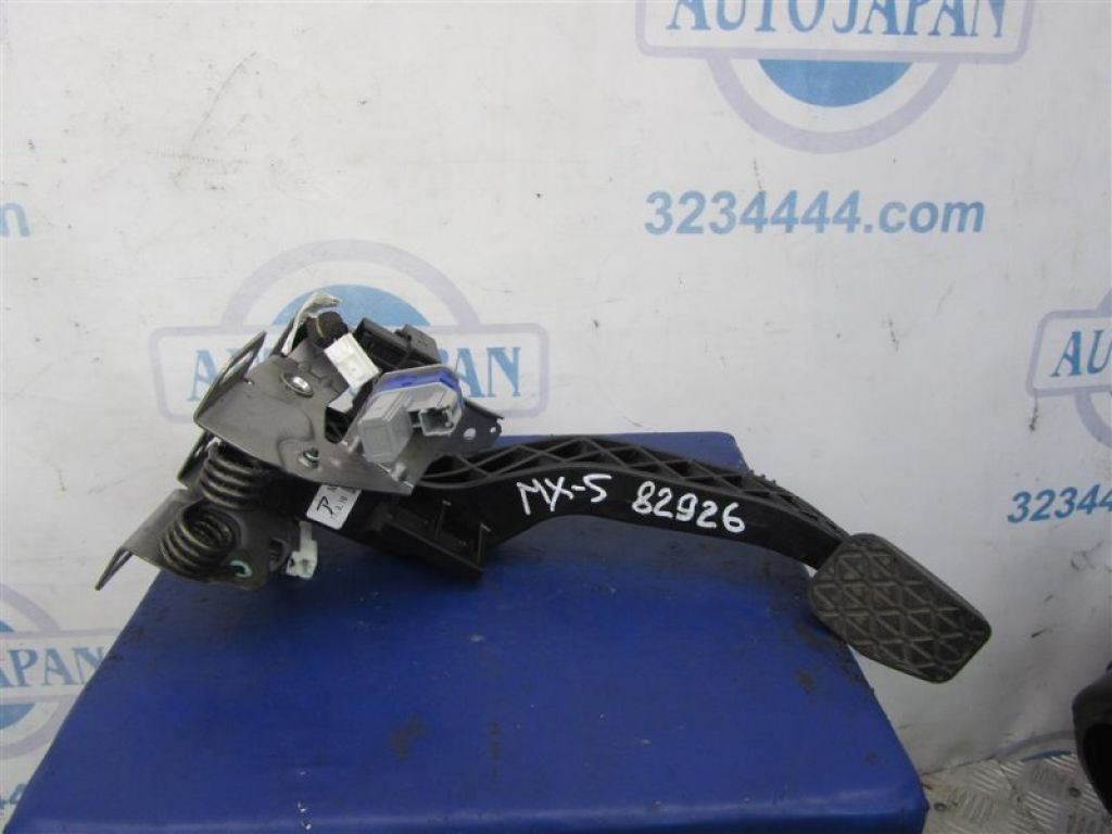 NA8W-41-300A | Педаль сцепления MAZDA MX-5 15-