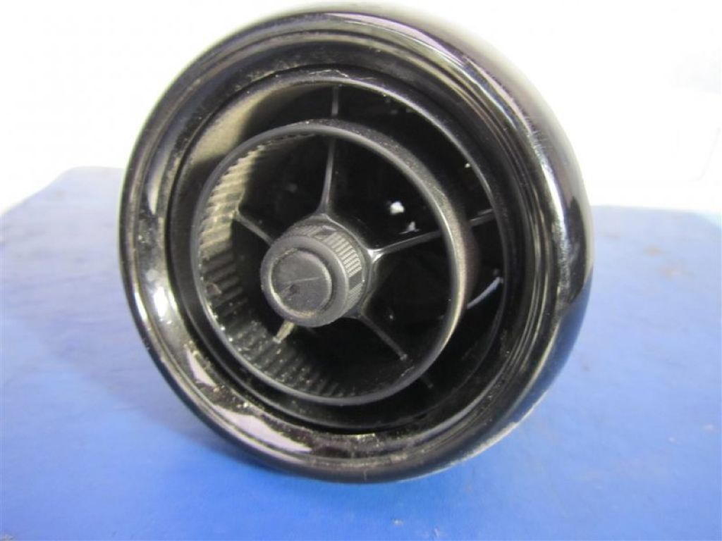 D09W-64-73001 | Дефлектор повітряний MAZDA MX-5 15-