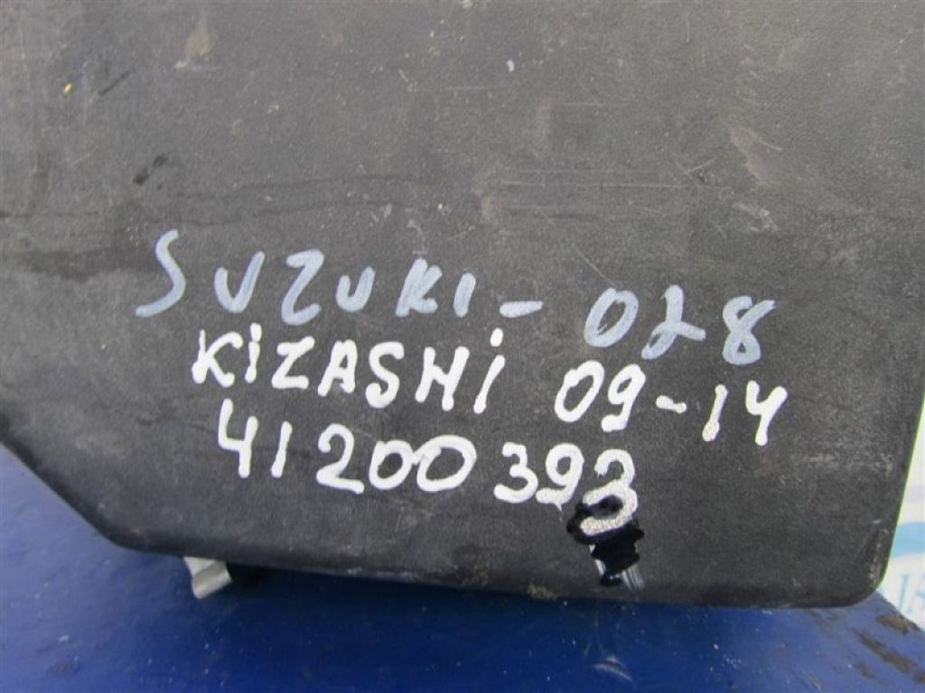 13700-57L00 | Корпус повітряного фільтра SUZUKI KIZASHI 09-14 - Фото 2