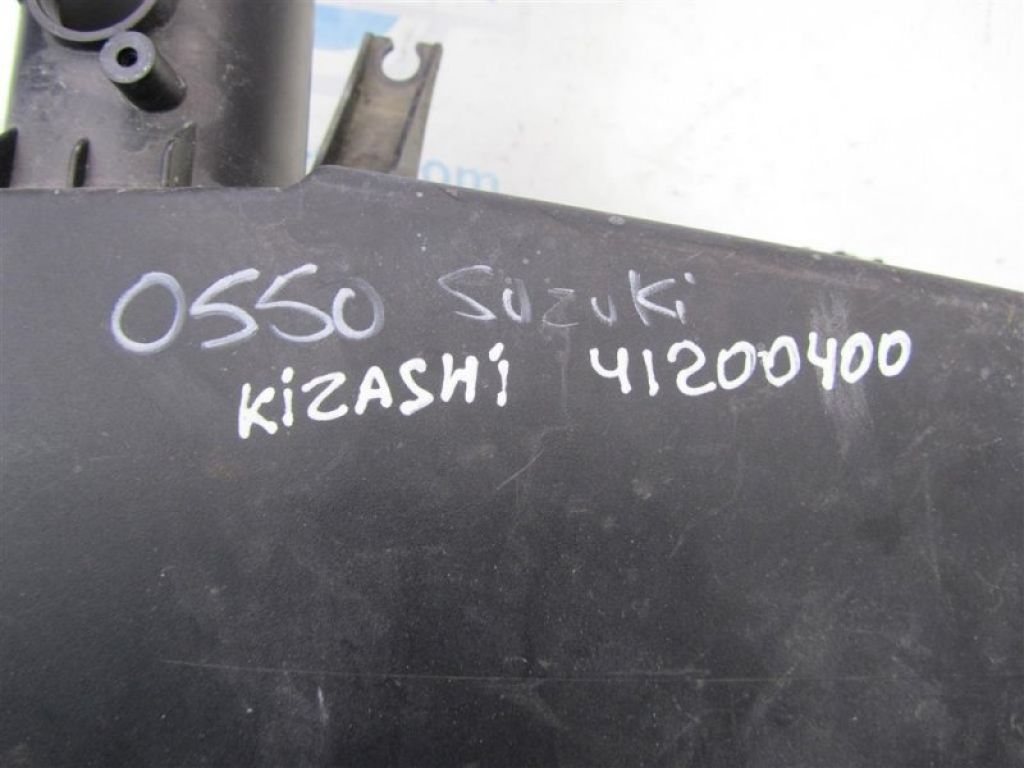 13700-57L00 | Корпус повітряного фільтра SUZUKI KIZASHI 09-14 - Фото 2