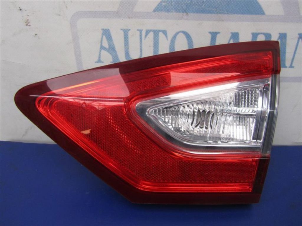 DS7Z-1340-4A | Ліхтар внутрішній задн. прав. FORD FUSION 14-