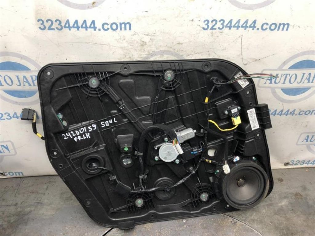 82471-B2010 | Стеклоподъемник передн. лев. KIA SOUL PS 13-19