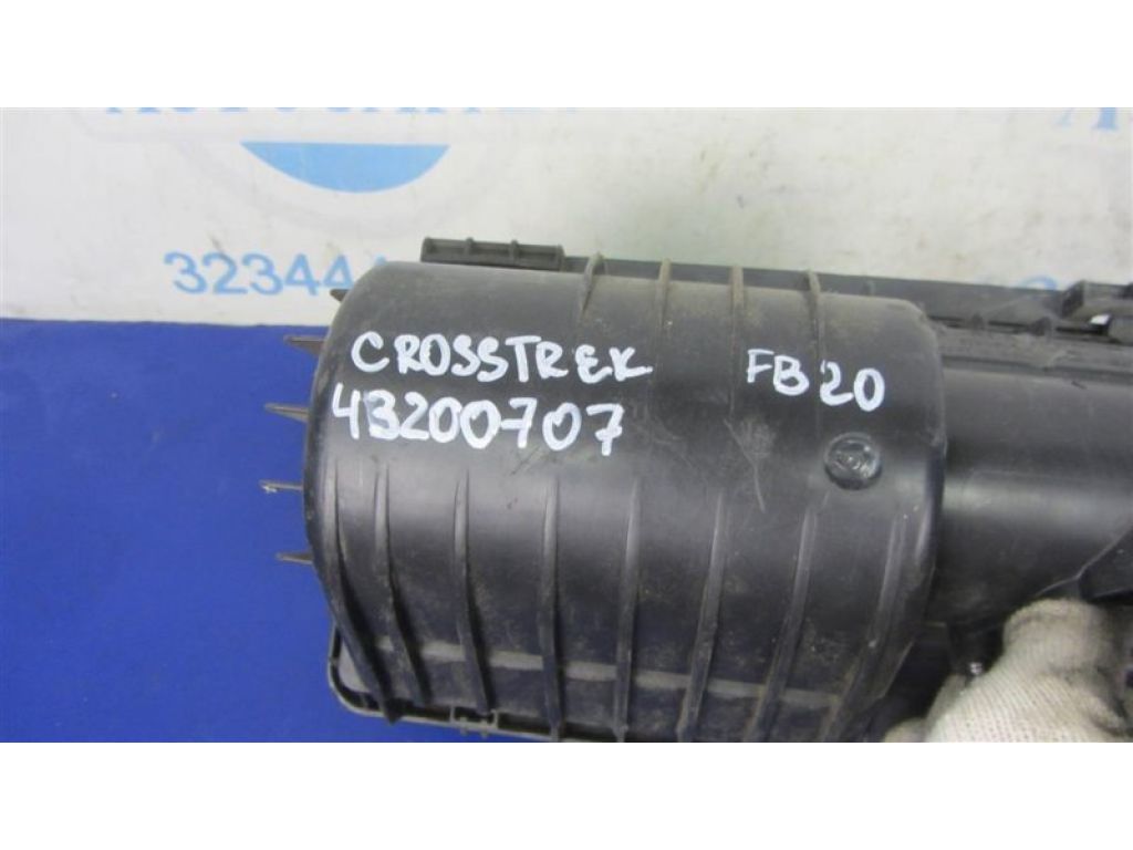 16520AA220 | Корпус повітряного фільтра SUBARU CROSSTREK 12-17 - Фото 2