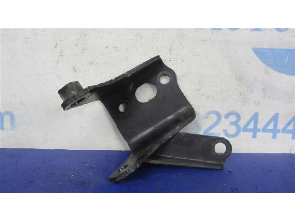 12321-0D110 | Кронштейн КПП прав. TOYOTA MATRIX 02-08