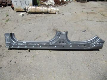 Стійка кузова середня лів. HYUNDAI SONATA YF 10-14