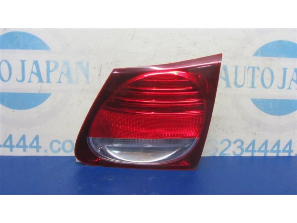 81581-30280 | Ліхтар внутрішній задн. прав. LEXUS GS350 GS300 05-11