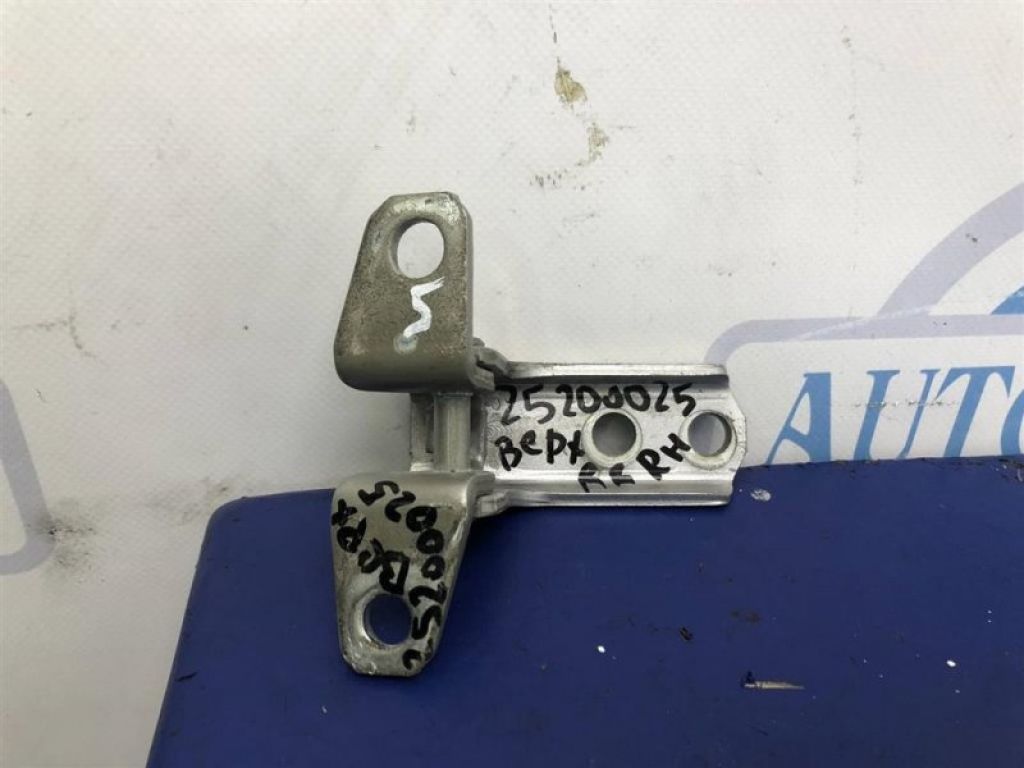 5702A063 | Петля двери верхняя задн. прав. MITSUBISHI ASX / OUTLANDER SPORT 10-21