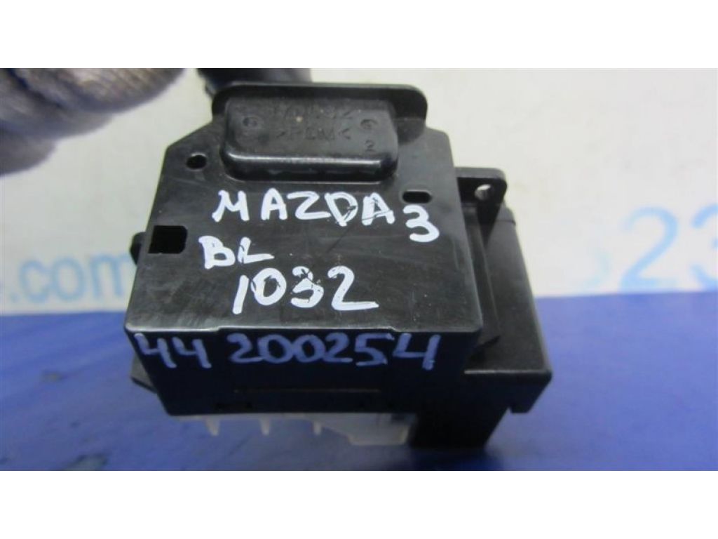 BBM2-66-128 | Подрулевой переключатель прав. MAZDA 3 BL 09-13 - Фото 2