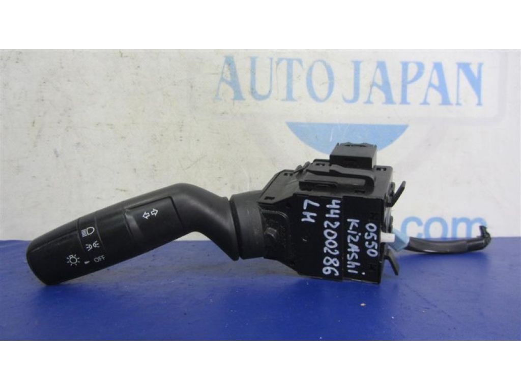 37210-57L00 | Подрулевой переключатель лев. SUZUKI KIZASHI 09-14