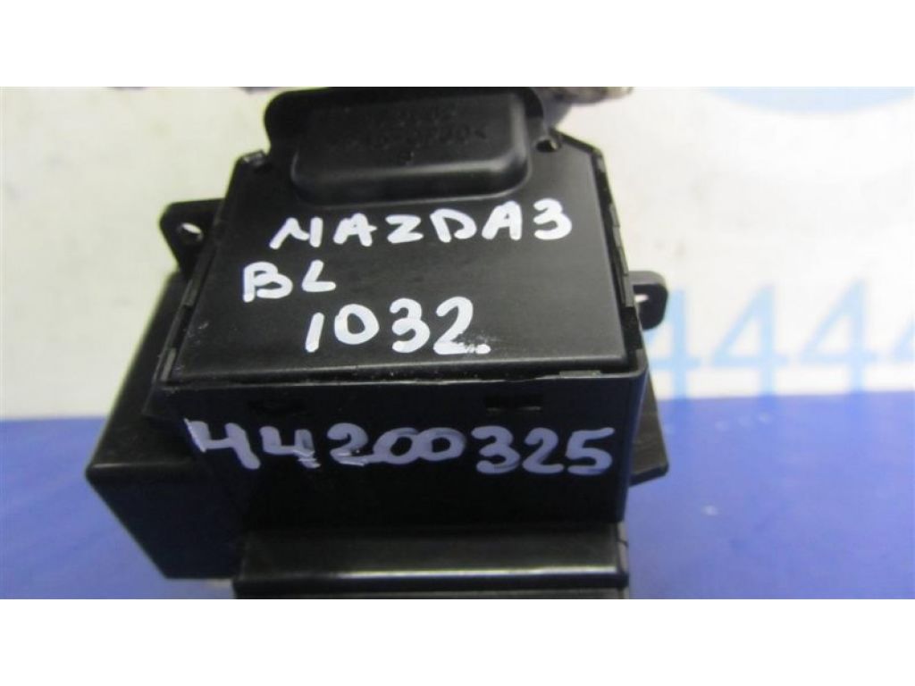 BBM2-66-122 | Подрулевой переключатель лев. MAZDA 3 BL 09-13 - Фото 2