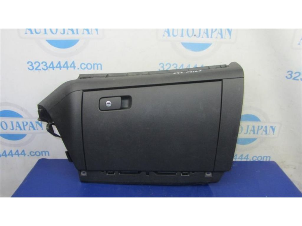 561 857 101 B 82V | Бардачок VOLKSWAGEN PASSAT B7 11-15