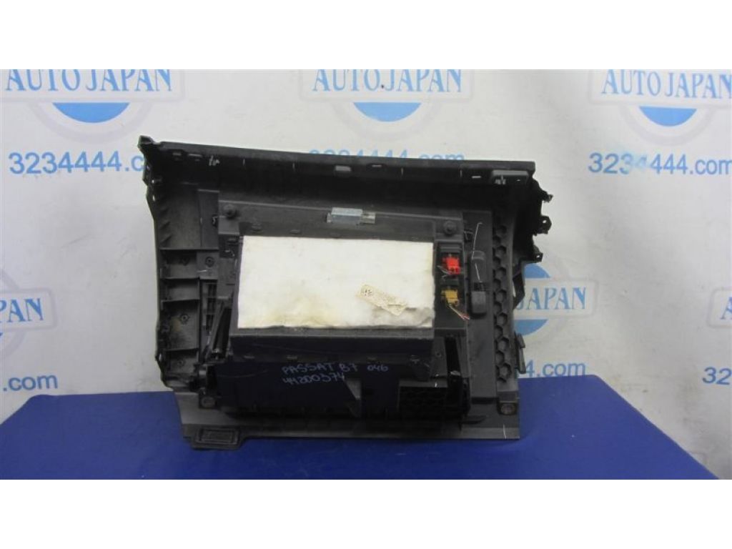 561 857 101 B 82V | Бардачок VOLKSWAGEN PASSAT B7 11-15 - Фото 4