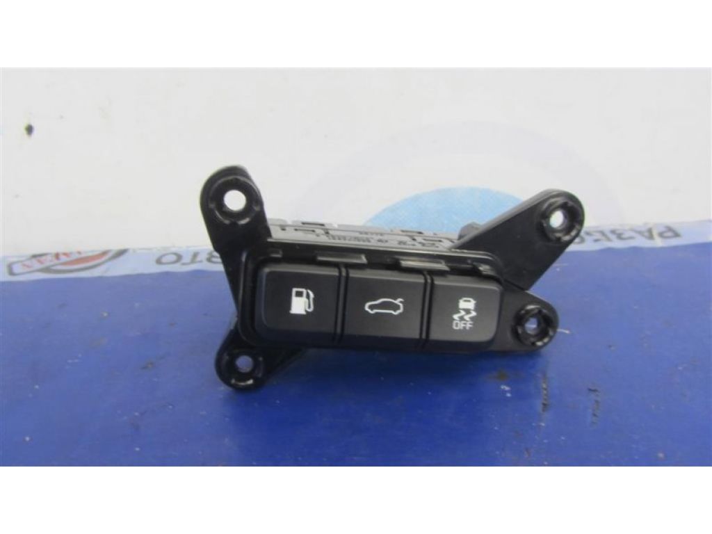 93750-D4500BGH | Кнопка открывания багажника внутренняя KIA OPTIMA JF 15-20