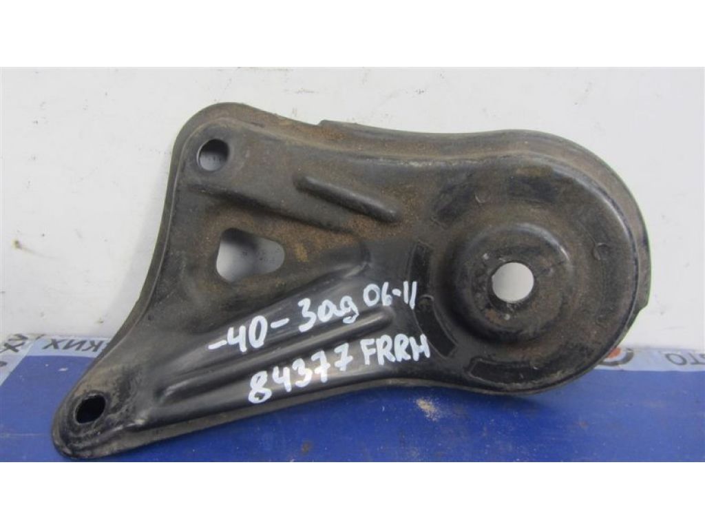 51023-07010 | Кронштейн/крепление балки подвески задн. прав. TOYOTA CAMRY 40 06-11