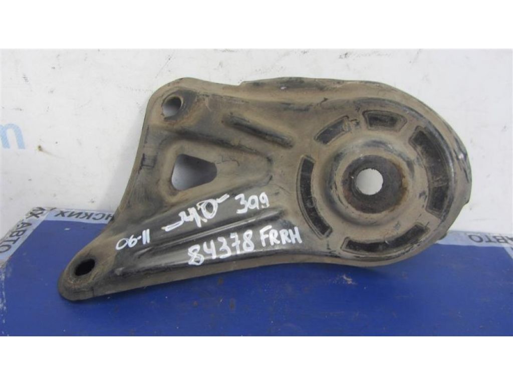 51023-07010 | Кріплення балки підвіски задн. прав. TOYOTA CAMRY 40 06-11