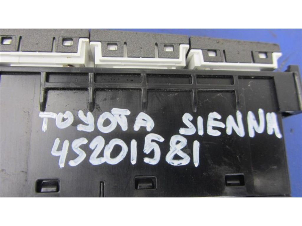 84977-08010 | Кнопка TOYOTA SIENNA 11-16 - Фото 2