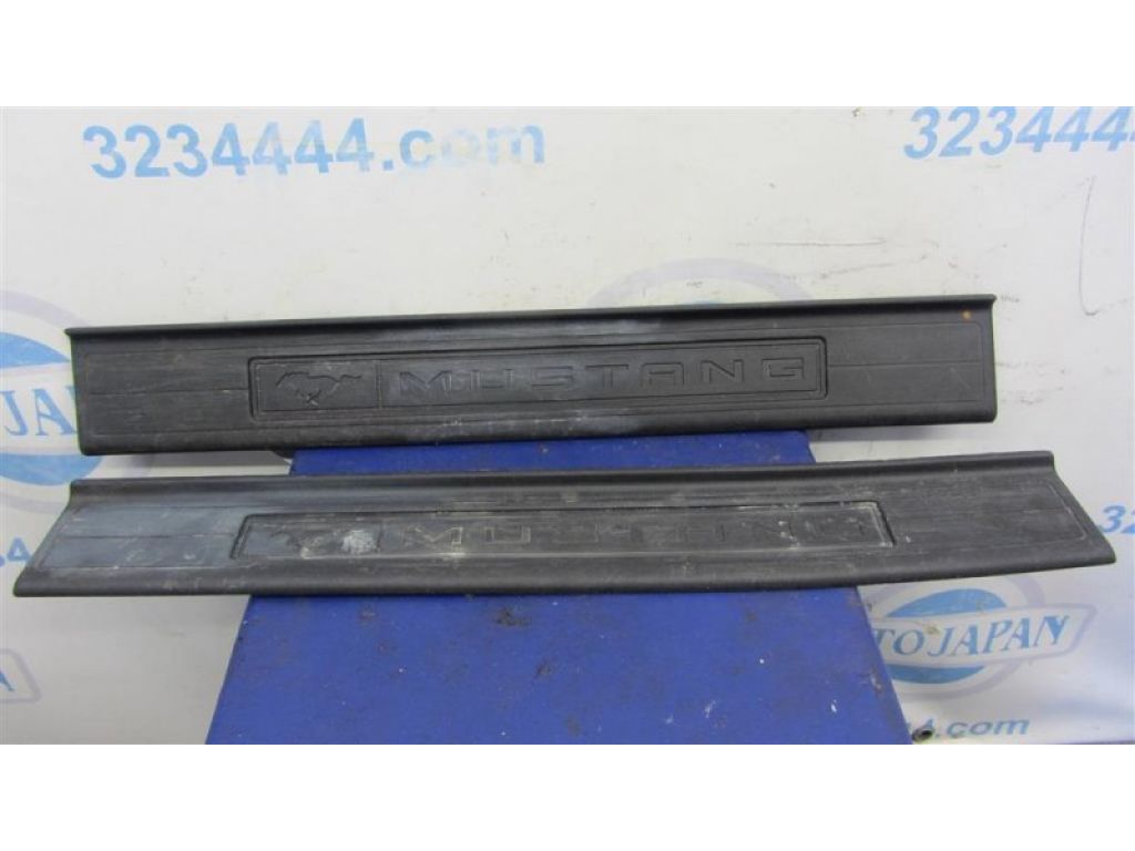 FR3Z-6313208-AB | Накладка порога внутрення FORD MUSTANG 15-
