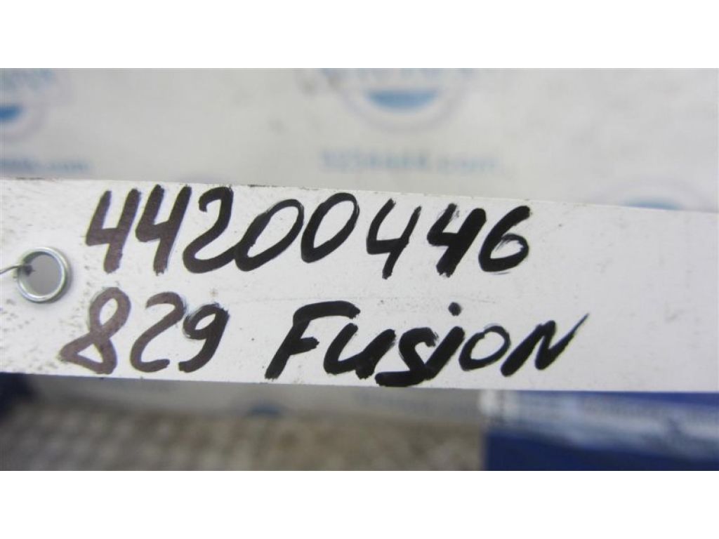 DS7Z-18472-C | Патрубок радиатора печки FORD FUSION 14- - Фото 2