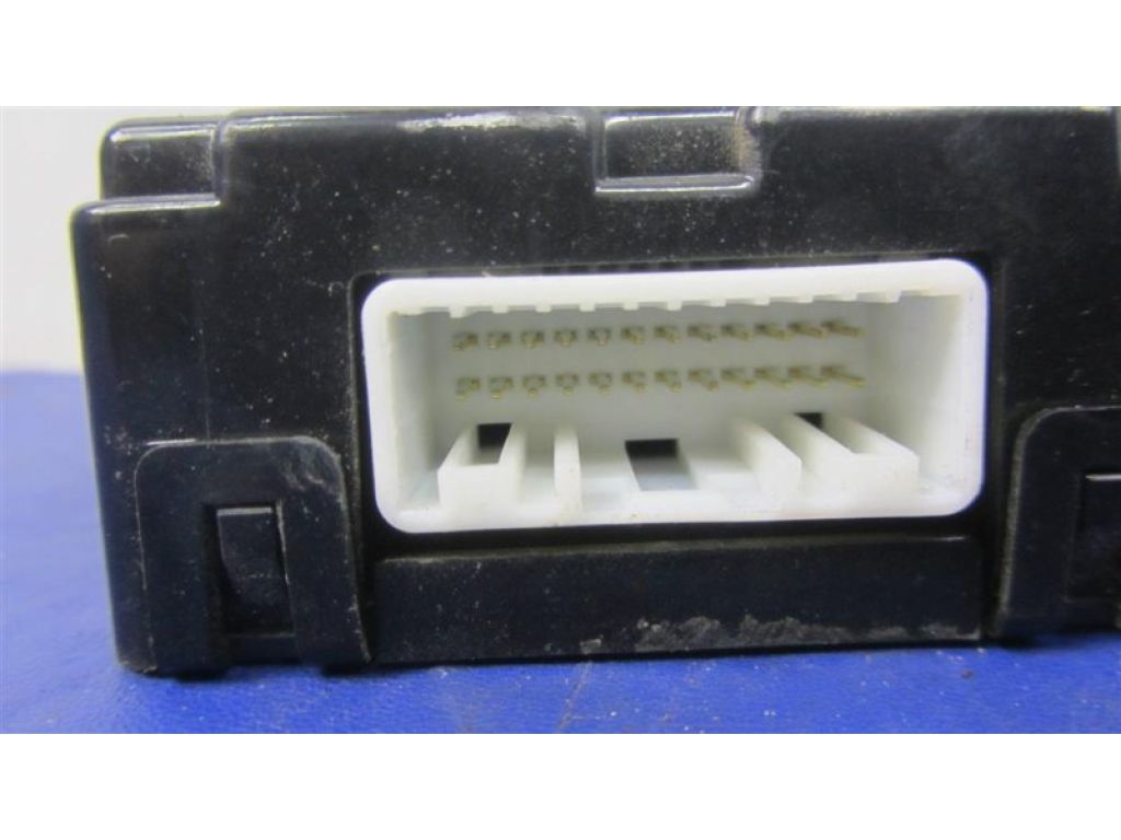 88650-04030 | Блок электронный TOYOTA TACOMA 05-15 - Фото 4