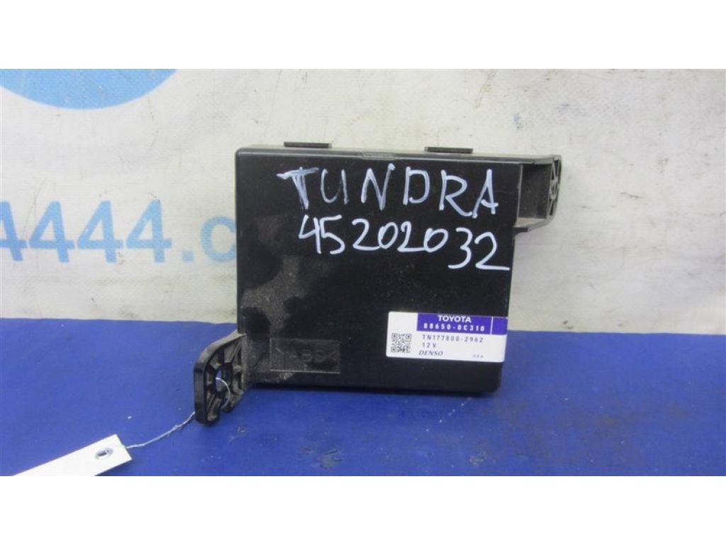 88650-0C310 | Блок электронный TOYOTA TUNDRA 13-
