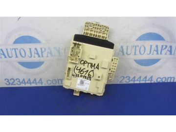 Блок запобіжників салон KIA OPTIMA JF 15-20