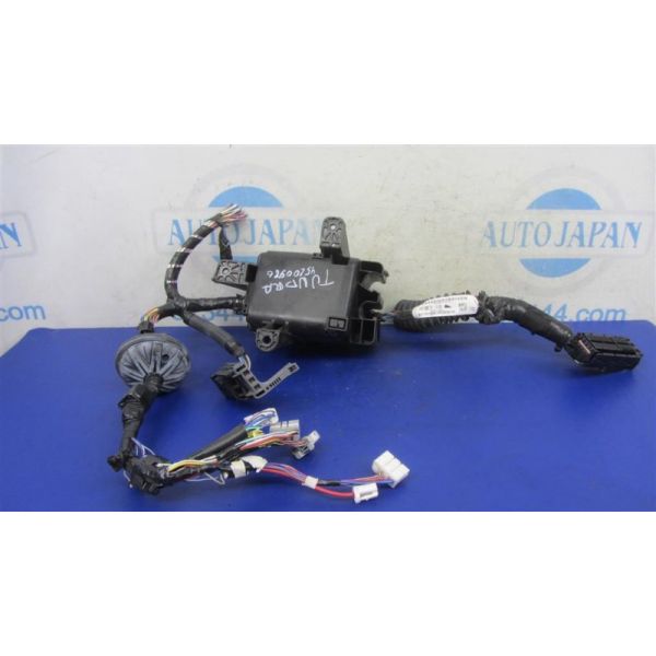 Блок запобіжників моторний відсік TOYOTA TUNDRA 13- 82669-0C010 — 2