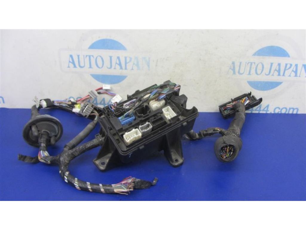82669-0C010 | Блок предохранителей моторный отсек TOYOTA TUNDRA 13-