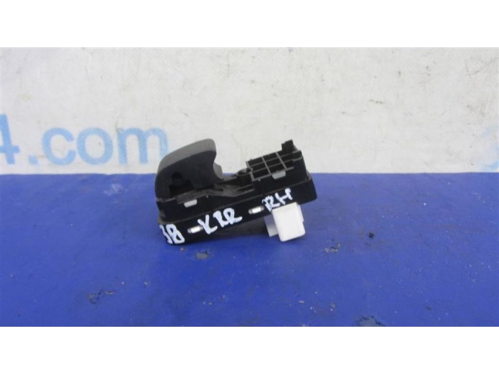 BBM2-66-370 | Кнопка стеклоподъемника задн. прав. MAZDA 3 BL 09-13